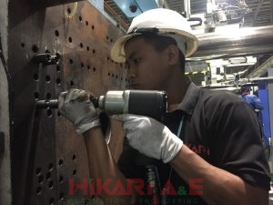 Kỹ thuật Hikari A&E thực hiện dịch vụ khoan lỗ ren tại nhà máy